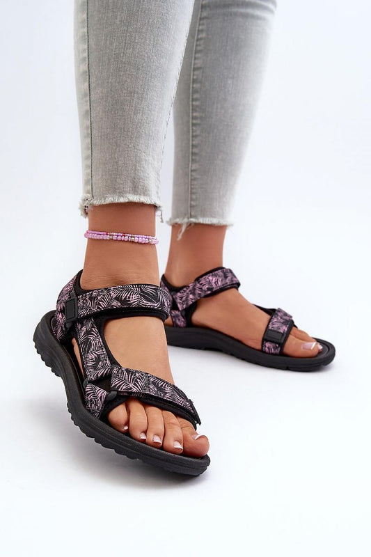 Sporty adjustable strap women's sandals for active days, featuring a comfortable fit and durable fabric, perfect for everyday wear.