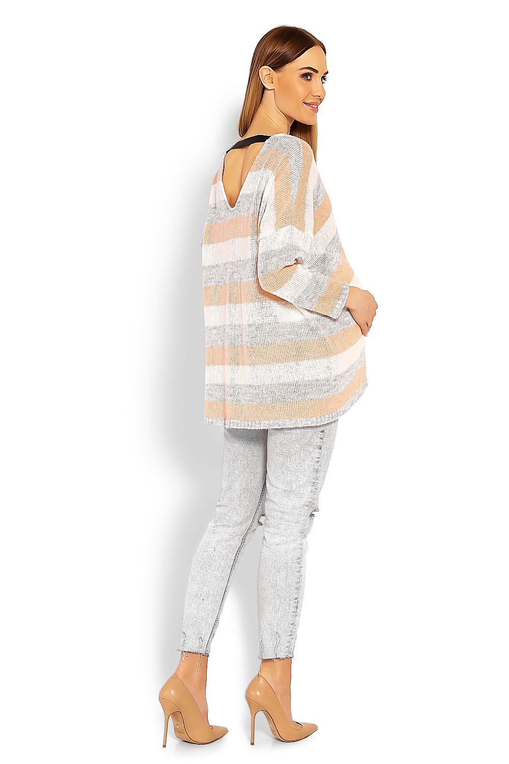 Trikolor striped maternity sweater with loose fit and sharp V-neck back, model 114523 PeeKaBoo. Casual elegance in peach, gray, and white.