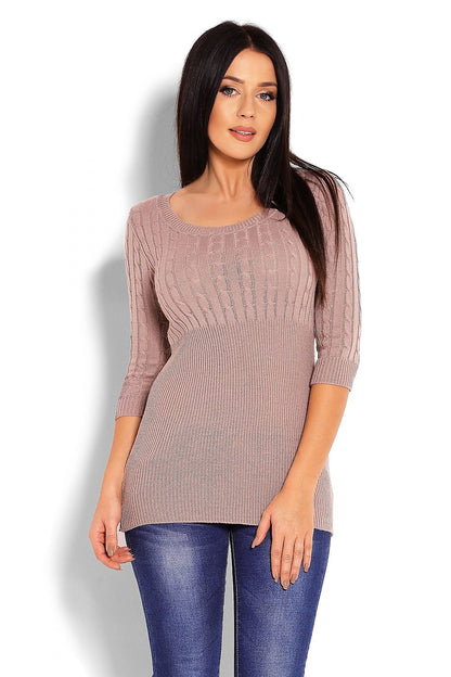 Woman wearing Pulóver model 123425 PeeKaBoo, fine knit sweater with braid detail, 3/4 sleeves, round neckline, 100% acrylic.