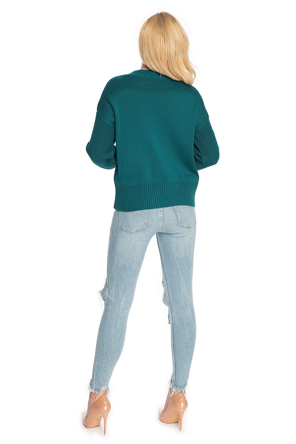 Back view of model wearing Pulóver model 146913 PeeKaBoo, teal loose fit sweater with long sleeves. Half acrylic, half cotton fabric.