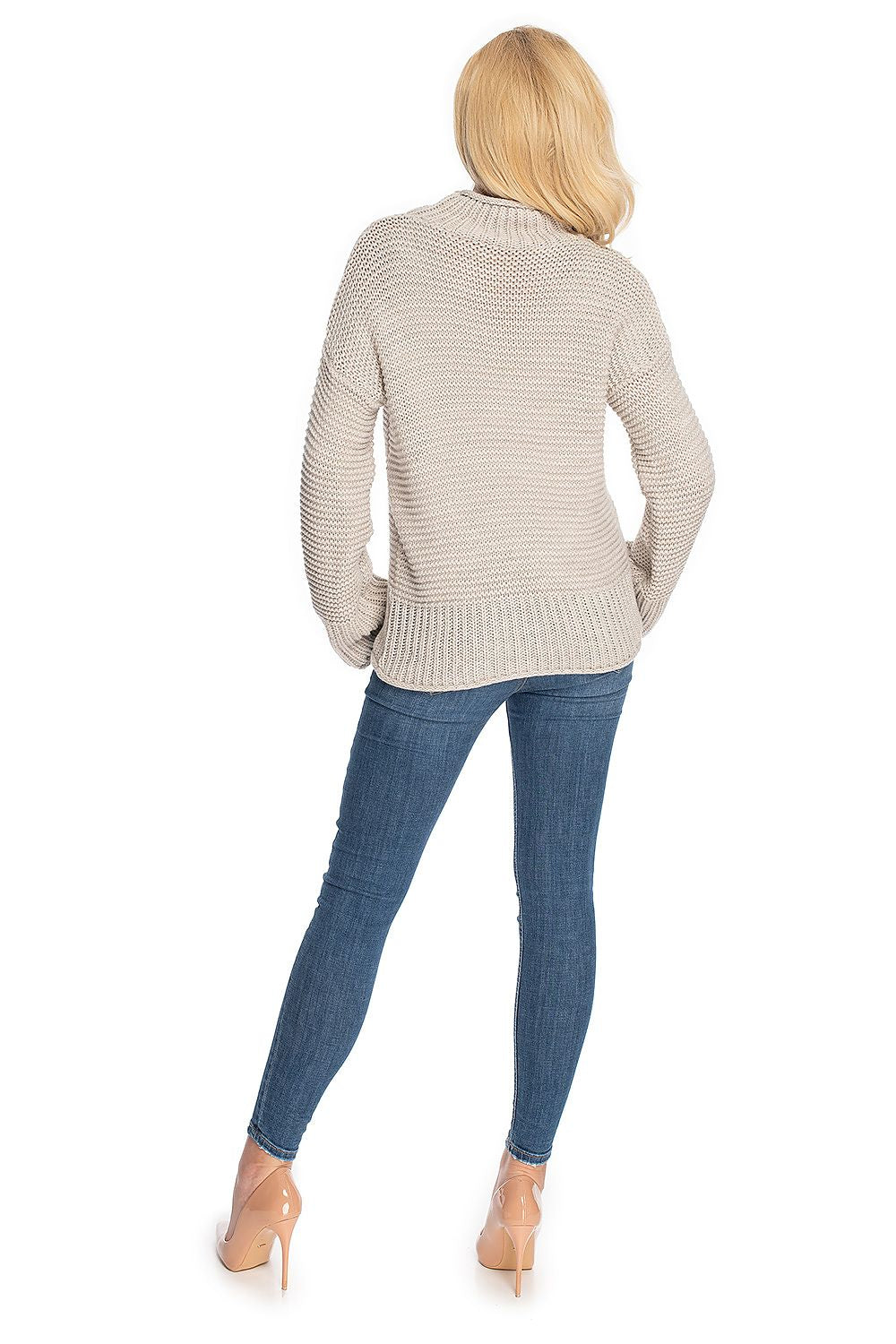 Back view of woman wearing Pulóver model 146918 PeeKaBoo, a loose-sleeved jumper with stand-up collar, in a stylish casual look.