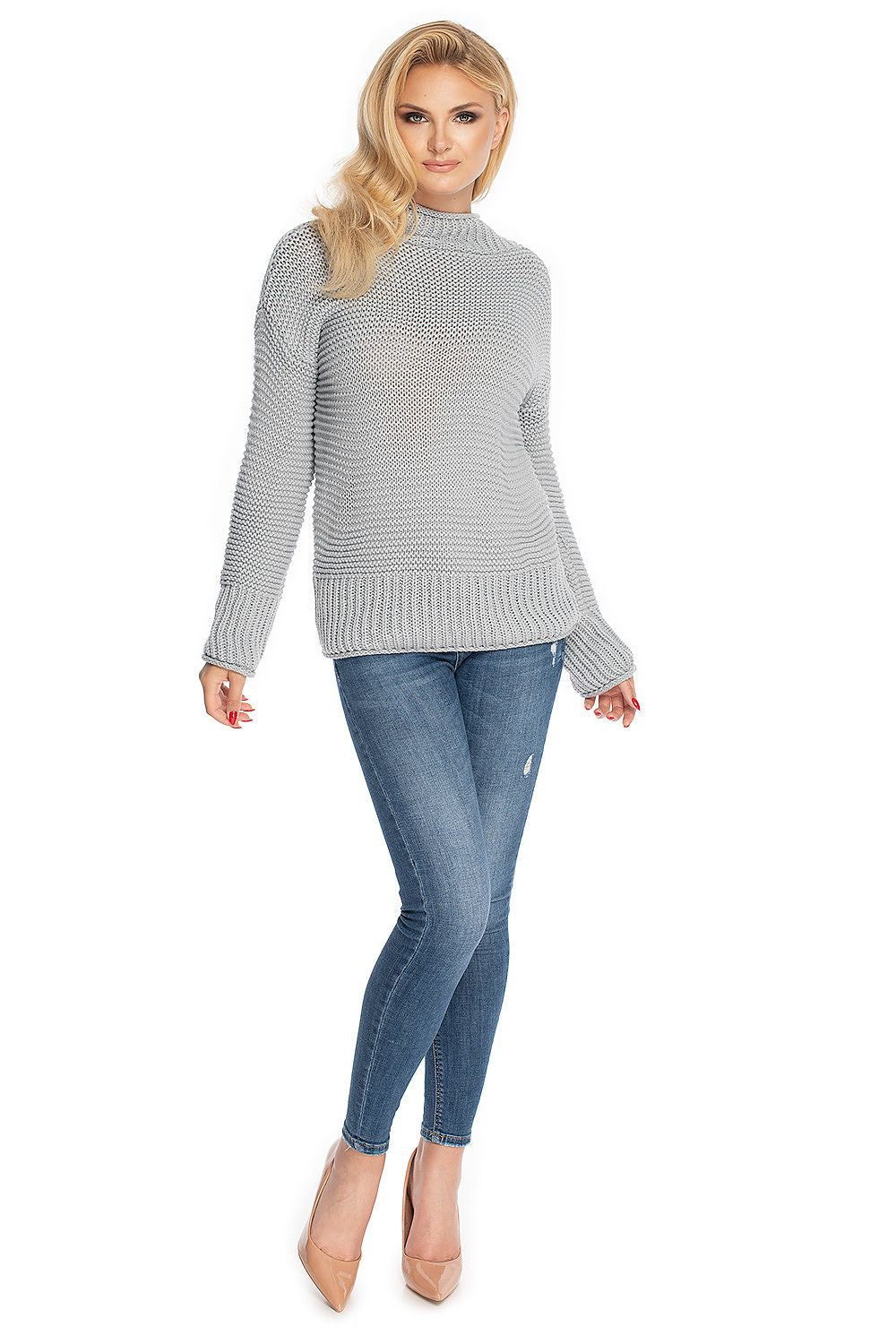 Woman wearing Pulóver model 146918 PeeKaBoo, gray loose-sleeve jumper with turtleneck. Made of 100% acrylic, universal size.